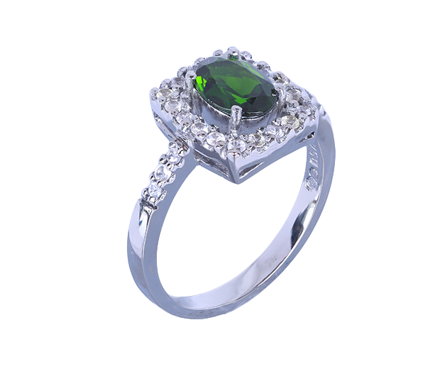 18KT WHITE GOLD RING SET WITH 01  DIOPSIDE AND 24 WHITE SAPPHIRES
